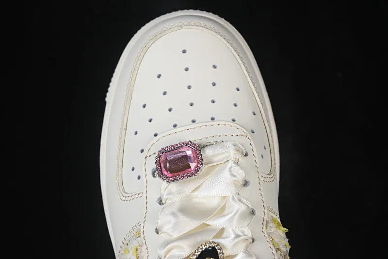All categories Nk Air Force 1 Air Force series Nk Air Force 1 Low Air Force low-top Nike Air Force 1'07 Low Hand-painted graffiti Milk yellow pearl Spring whispers Air Force 1 low-top casual sneakers FJ7740-160